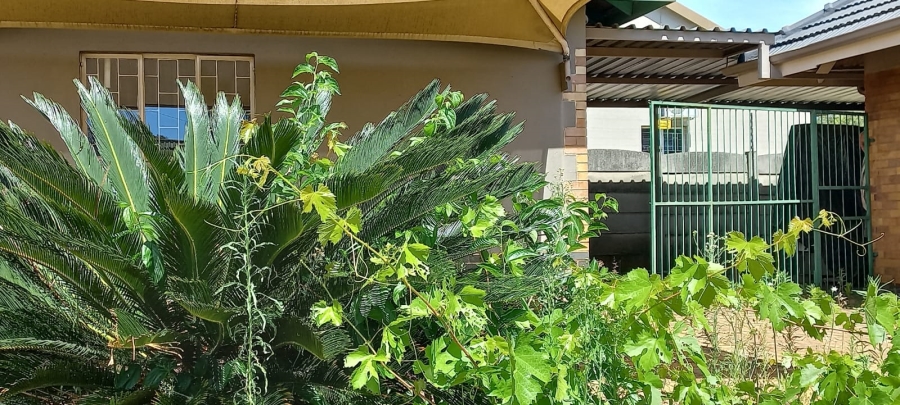 4 Bedroom Property for Sale in Adamayview North West